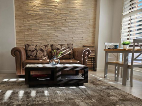 Modern Central Stay, Walk to Old Town and Kapana, Free Parking and High Speed Wi-Fi